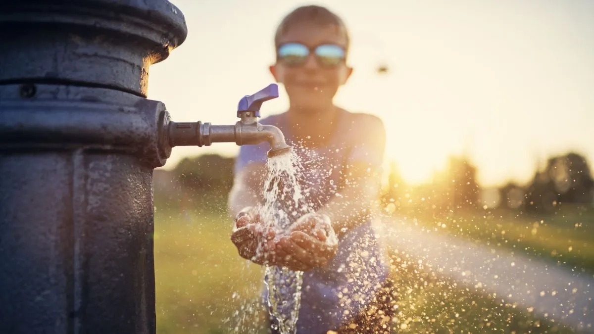 Hidratación |:  10 trucos de verano que te harán disfrutar de la temporada más calurosa |  Zestradar