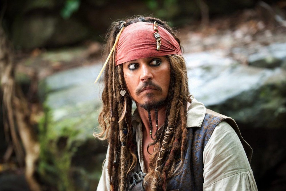 johnny depp |  10 hombres famosos que aman el maquillaje |  Zestradar