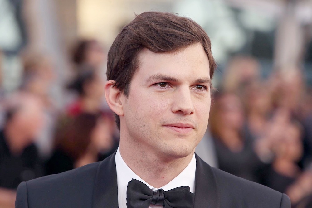 Ashton Kutcher |:  10 personas famosas que influyeron en la sociedad a través de su filantropía |  Zestradar