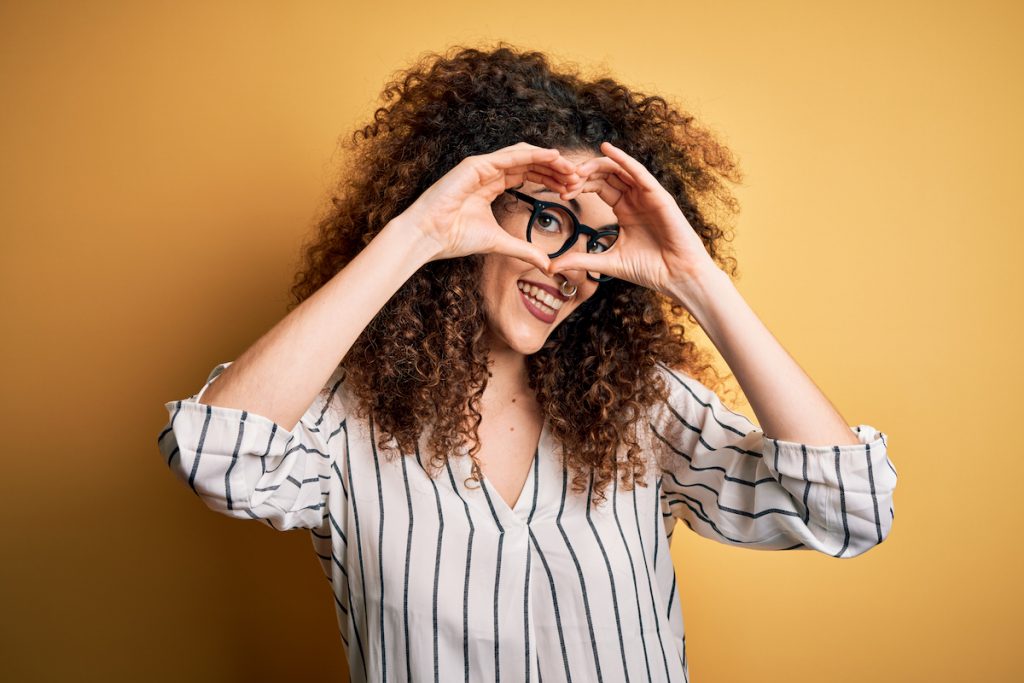 lentes  Cualidades sorprendentes que hombres y mujeres encuentran atractivas  Zestradar