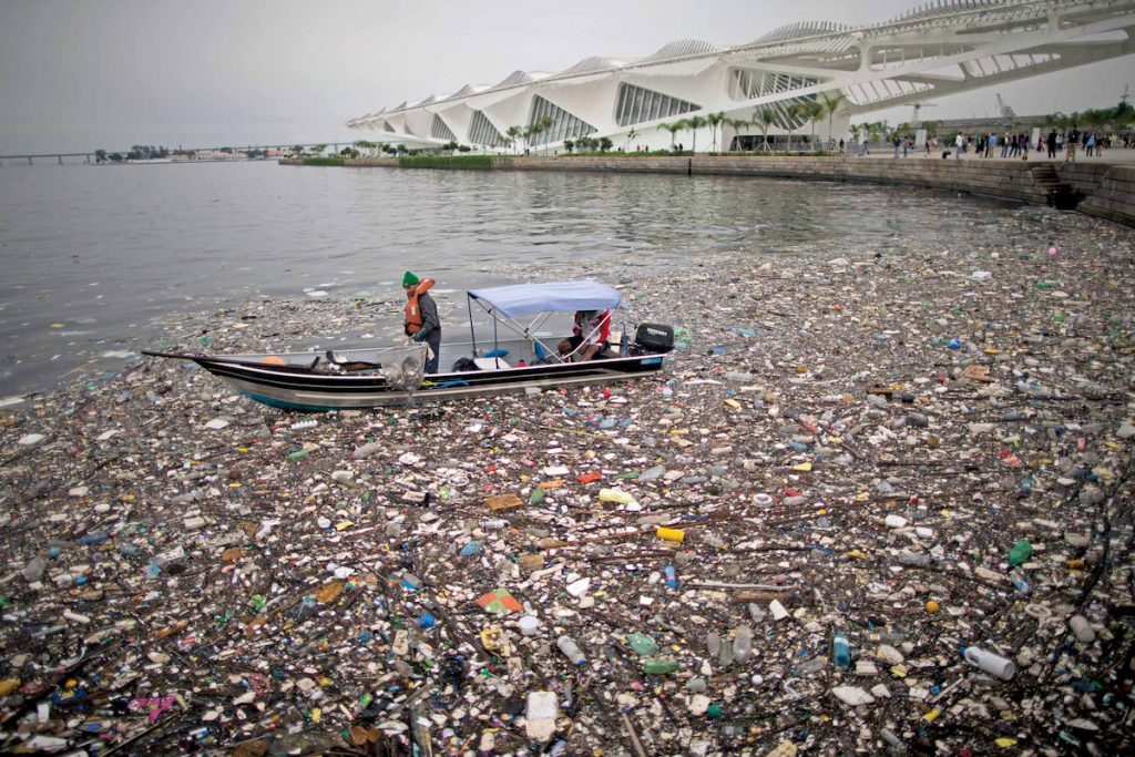 Bahía de Guaraná  10 playas más sucias del mundo |  Zestradar