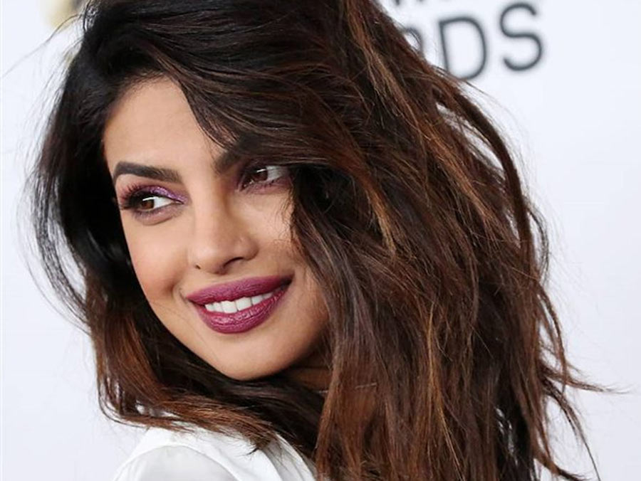 Priyanka Chopra |:  10 actrices más calientes de 2020 |:  Zestradar