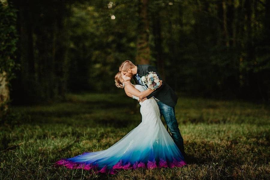 #2  Un artista inicia un negocio creando vestidos de novia coloridos únicos  Zestradar