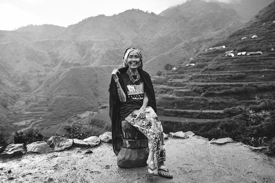 #4 |  Una mujer de 103 años es la tatuadora tradicional más antigua de Filipinas  Zestradar