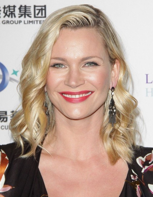 Natasha Henstridge |:  Muchos, muchos amores de Leonardo DiCaprio |  Zestradar