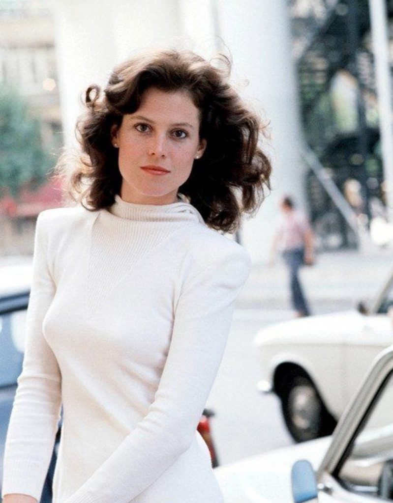 Sigourney Weaver |:  8 mujeres más educadas de Hollywood |  Zestradar