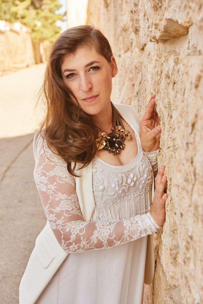 Mayim Bialik |:  8 mujeres más educadas de Hollywood |  Zestradar