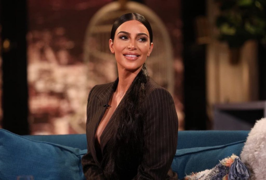     Kim Kardashian |:  8 celebridades de Hollywood más sobrevaloradas |:  Vestidor