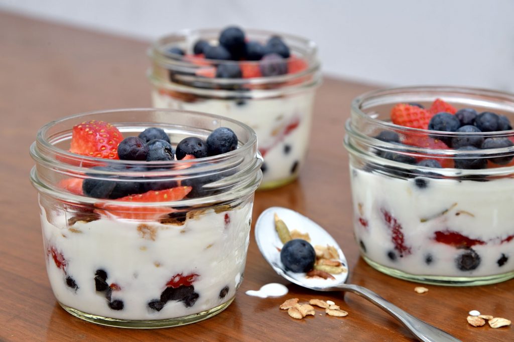 yogur |:  Los 10 mejores alimentos saludables que pueden ayudarlo a aumentar de peso rápidamente |  Zestradar