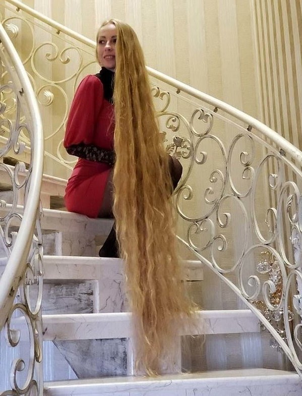 Conoce a la Rapunzel de la vida real con cabello de 1,85 metros de largo #2 |  Zestradar
