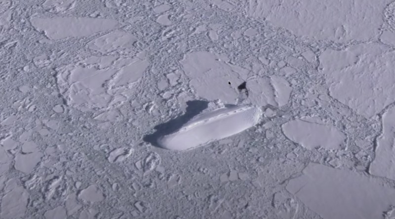 Barco de hielo |:  Las teorías de conspiración más extrañas sobre la Antártida |  Zestradar