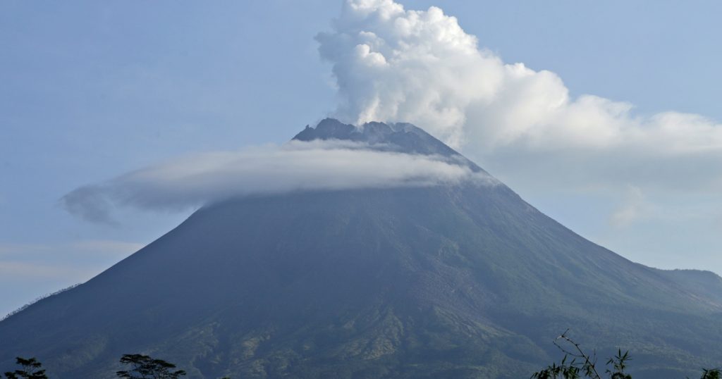 Monte Merapi |:  8 volcanes potencialmente peligrosos que pueden significar un desastre  Zestradar