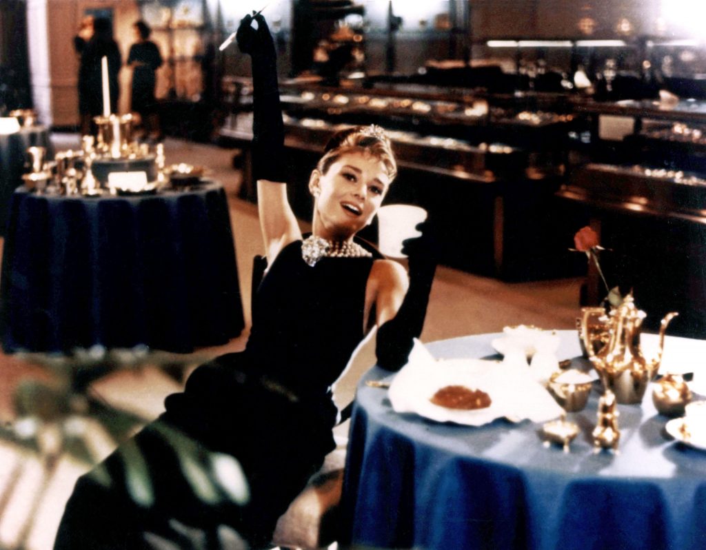 Desayuno en casa de Tiffany |  6 mejores películas de Audrey Hepburn |  Zestradar