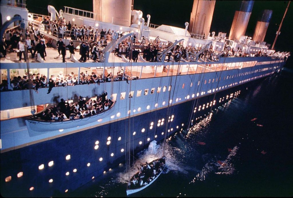 El Hundimiento Del Titanic |  8 Terribles Eventos y Hechos en la Historia Humana |  Zestradar