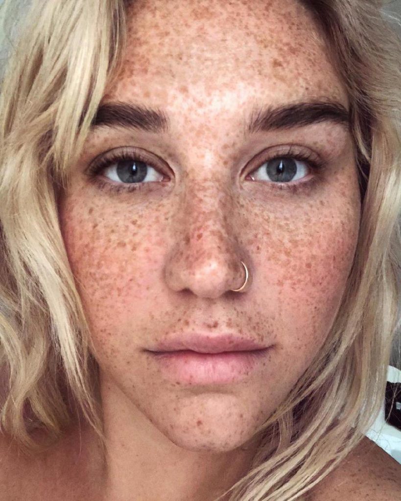 Kesha |:  10 mejores selfies de celebridades de 2019 |  Zest Radar: