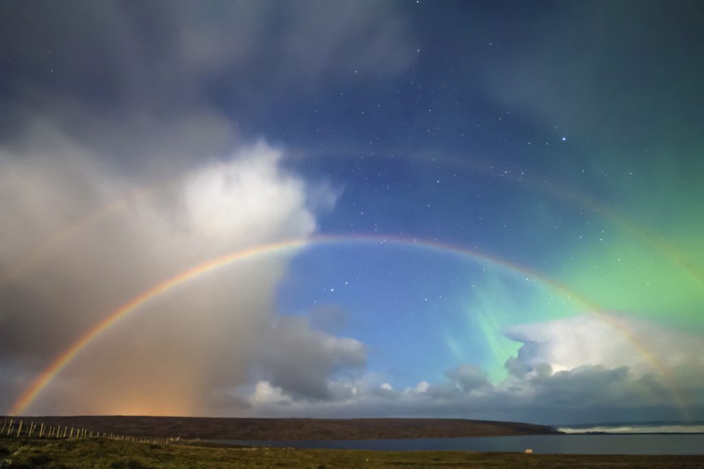 Arco de la Luna |:  10 de los fenómenos naturales más surrealistas de la Tierra |  Zestradar