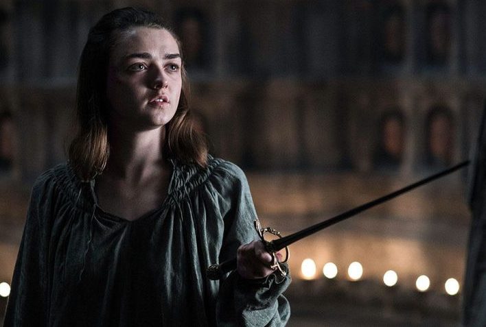 maisie williams |  5 estrellas femeninas que son duras en la vida real (y 5 que solo fingen serlo) |  Zest Radar: