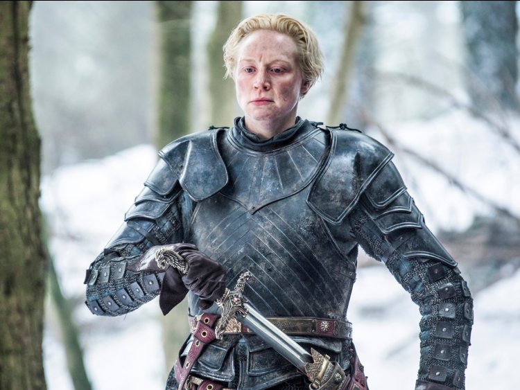 Gwendoline Christie |  5 estrellas femeninas que son duras en la vida real (y 5 que solo fingen serlo) |  Zest Radar: