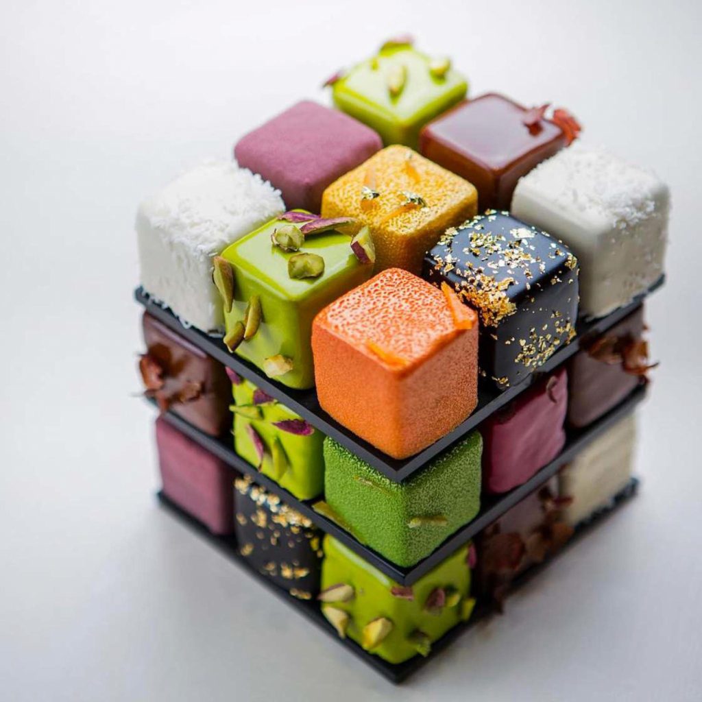 Cédric Grolet 1 |:  7 panaderos cuyos pasteles pertenecen a una exposición de arte |  Zestradar