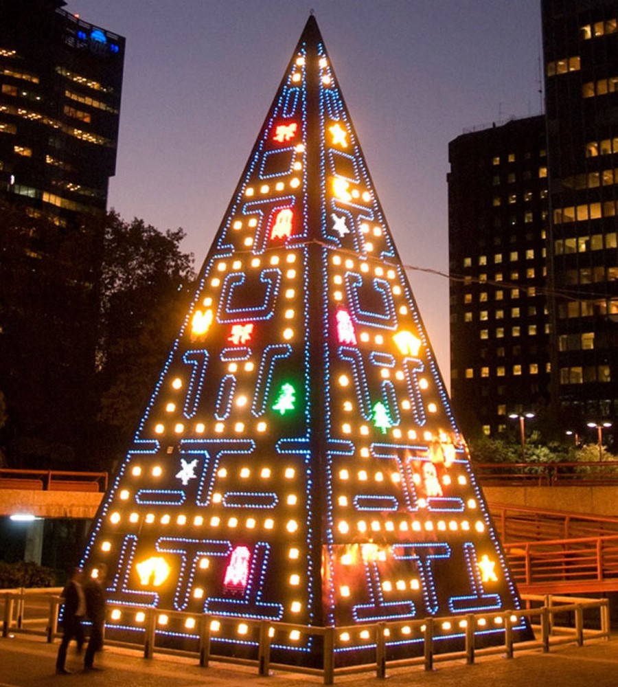 #5  Desde almohadas hasta objetos perdidos y encontrados.  Los árboles de Navidad más geniales y extraños que has visto hasta ahora |  Zestradar