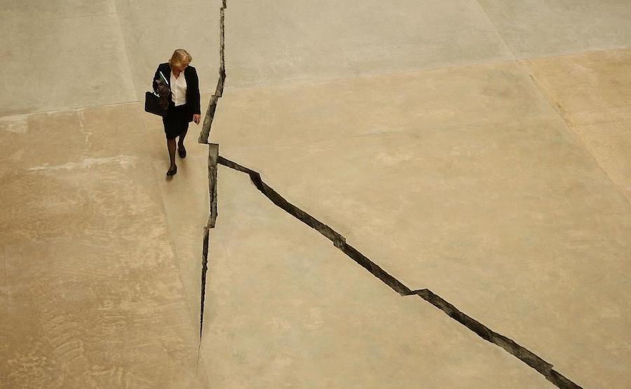 La grieta |:  10 instalaciones de arte más importantes |  bayas de cerebro