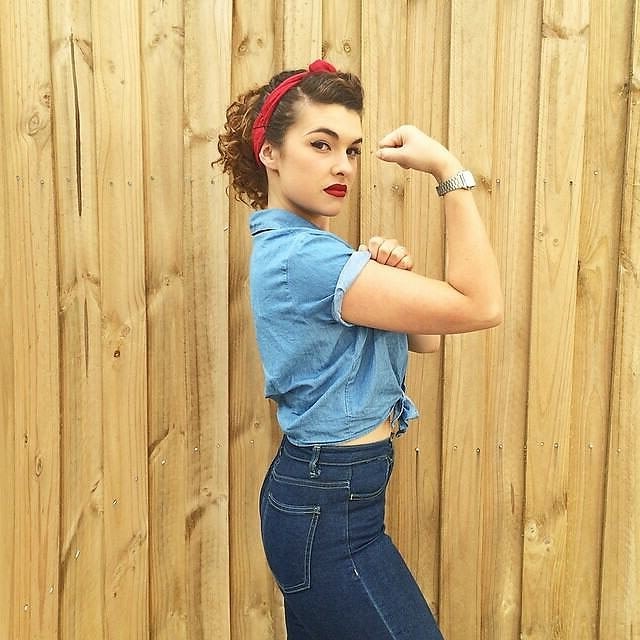 Rosie Riveter | 18 Ideas de vestimenta de Halloween de última hora | Bayas cerebrales