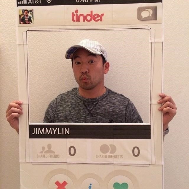 Vestidos de perfil de Tinder | 18 Ideas de vestimenta de Halloween de última hora | Bayas cerebrales